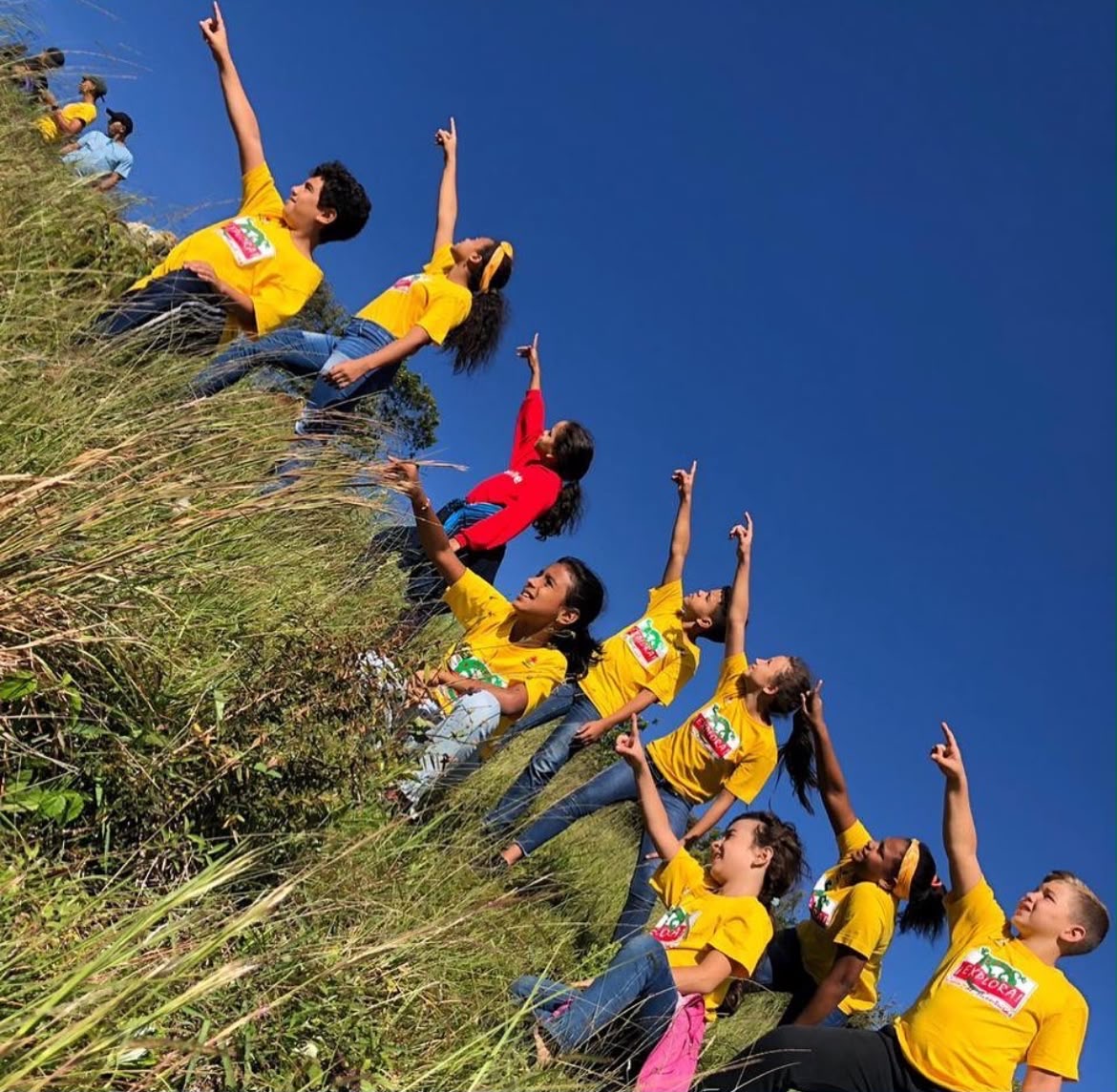 Momento de aventura y convivencia en Campamento Explora